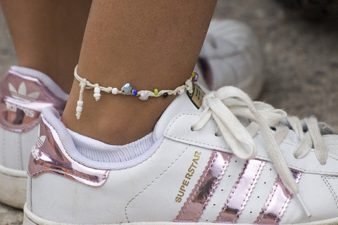 Meaning of Anklet on Right Leg: Where Should I Wear My Anklet?