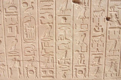 EGYPTIAN JEWELRY: HIEROGLYPHS AND AMULETS