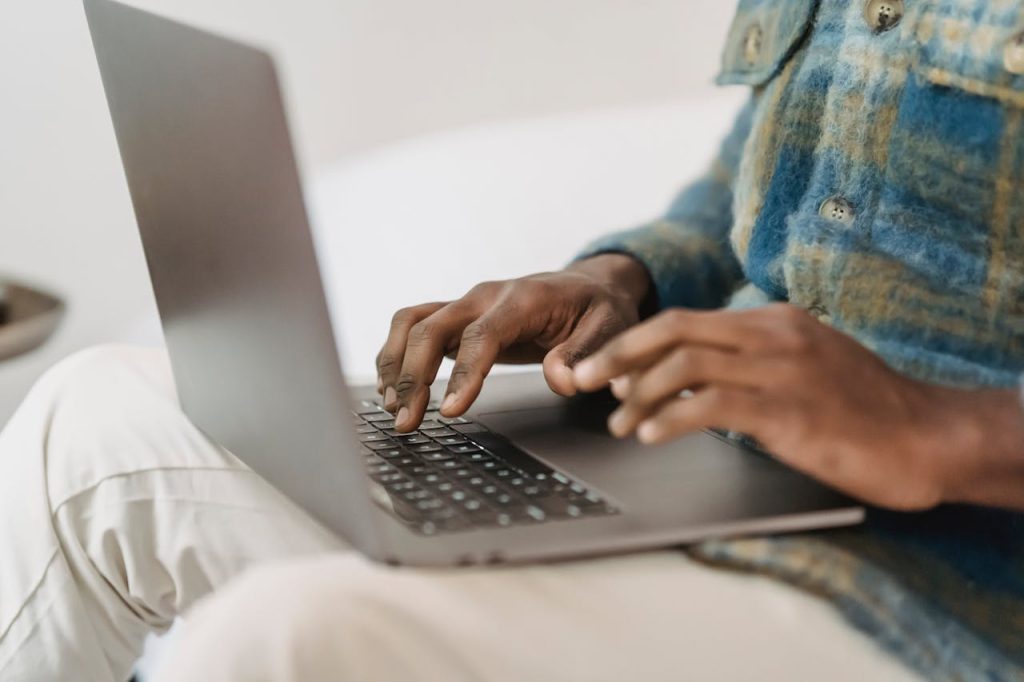 How to Start a Successful Side Hustle While Working Full-Time
